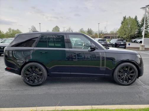 2025 Land Rover Range Rover P530 SE