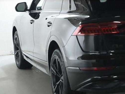 2022 Audi Q8 55 Premium