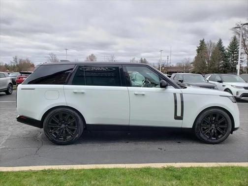 2025 Land Rover Range Rover P530 SE 7 Seat