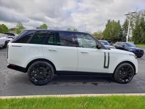 2025 Land Rover Range Rover P400 SE