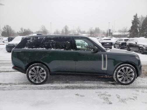 2026 Land Rover Range Rover P400 SE 7 Seat