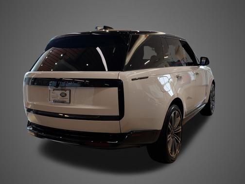 Fuji White 2026 Land Rover Range Rover P400 SE