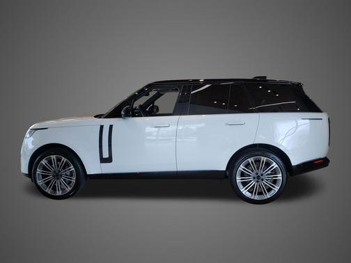 Fuji White 2026 Land Rover Range Rover P400 SE