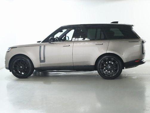 Bronze 2023 Land Rover Range Rover P530 SE