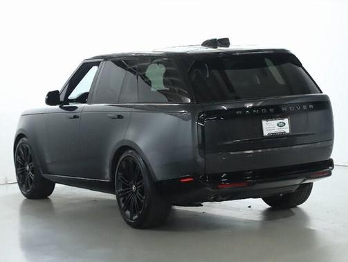 2025 Land Rover Range Rover P530 SE