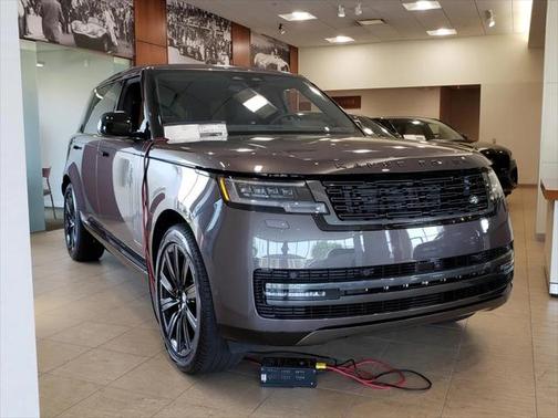 2025 Land Rover Range Rover P400 SE 7 Seat