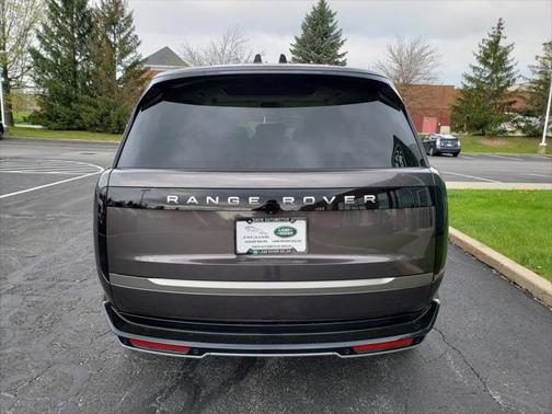 2025 Land Rover Range Rover P530 SE 7 Seat