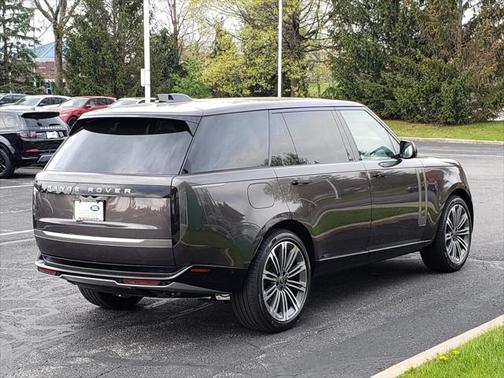 2025 Land Rover Range Rover P530 SE 7 Seat