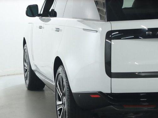 Fuji White 2023 Land Rover Range Rover P530 SE