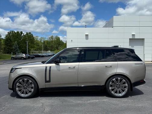2025 Land Rover Range Rover P400 SE 7 Seat