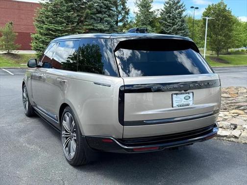 2025 Land Rover Range Rover P400 SE 7 Seat