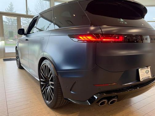 2025 Land Rover Range Rover Sport P635 SV Edition Two