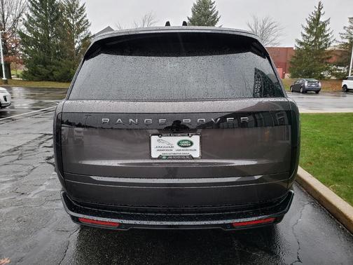 2025 Land Rover Range Rover P400 SE