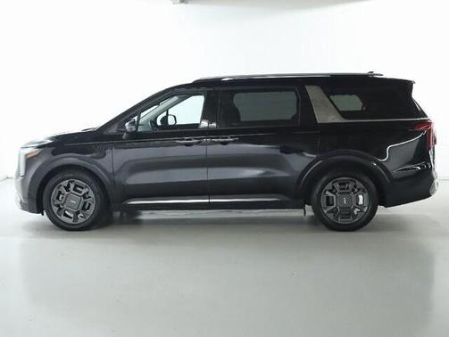 2025 Kia Carnival SX