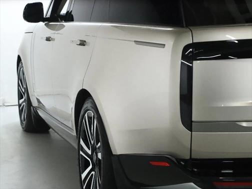 2023 Land Rover Range Rover P400 SE