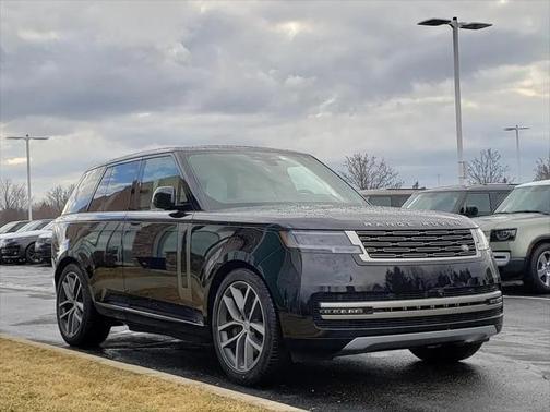2025 Land Rover Range Rover P550e SE