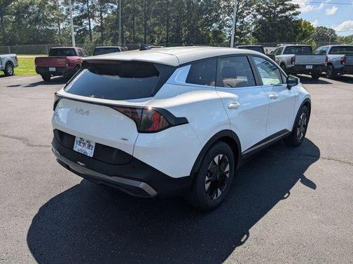 Snow White Pearl 2026 Kia Sportage Hybrid LX