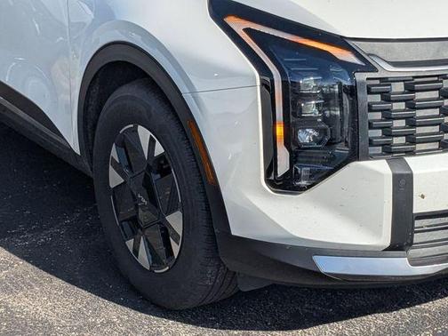 Snow White Pearl 2026 Kia Sportage Hybrid LX