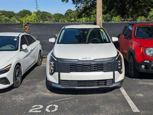Snow White Pearl 2026 Kia Sportage Hybrid LX