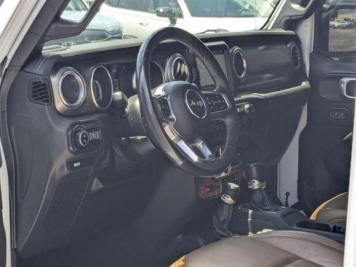 Bright White Clearcoat 2020 Jeep Gladiator Rubicon
