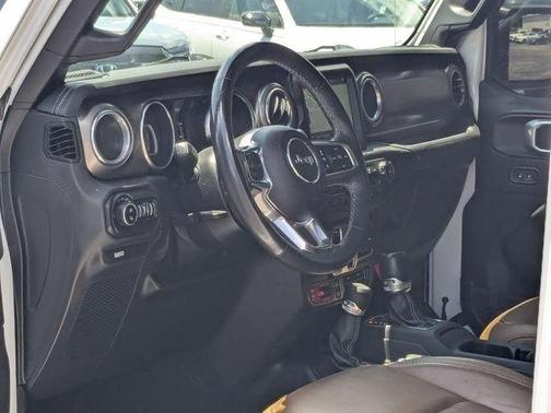 Bright White Clearcoat 2020 Jeep Gladiator Rubicon