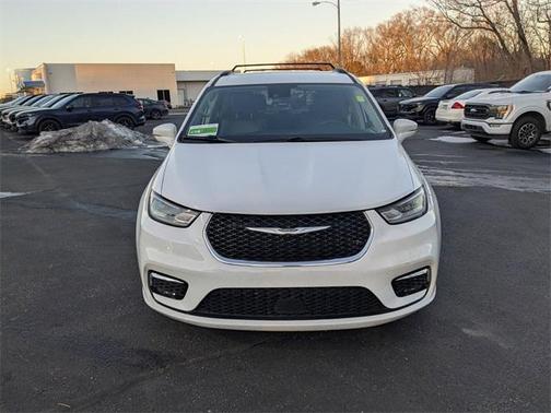 2022 Chrysler Pacifica Touring-L