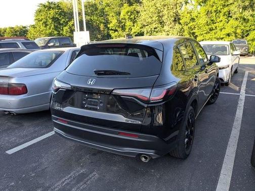 Crystal Black Pearl 2025 Honda HR-V Sport