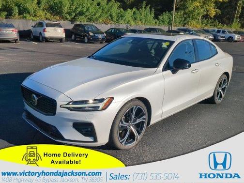 Crystal White Metallic 2024 Volvo S60 B5 Plus Dark Theme