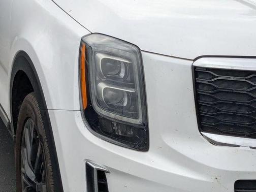 Glacial White Pearl 2022 Kia Telluride SX