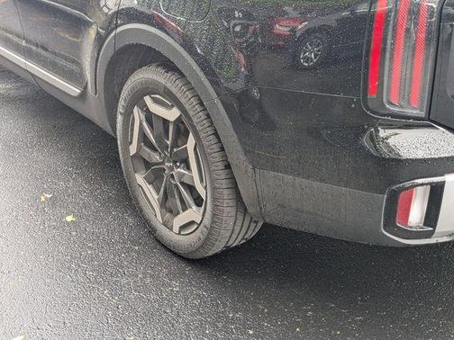 Ebony Black 2024 Kia Telluride EX