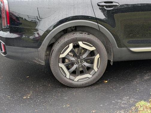 Ebony Black 2024 Kia Telluride EX