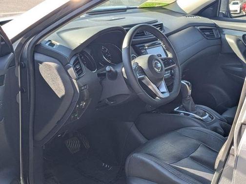 Gun Metallic 2020 Nissan Rogue SL