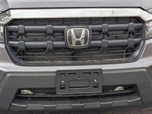 Modern Steel Metallic 2025 Honda Ridgeline RTL