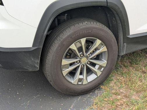 Summit White 2025 Chevrolet Equinox LT