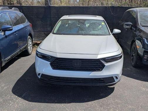 Platinum White Pearl 2024 Honda Accord EX