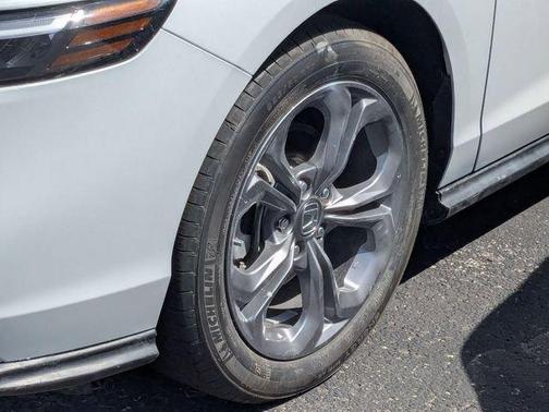 Platinum White Pearl 2024 Honda Accord EX