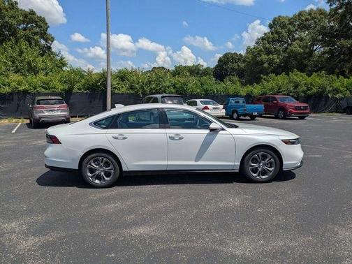 Platinum White Pearl 2024 Honda Accord EX