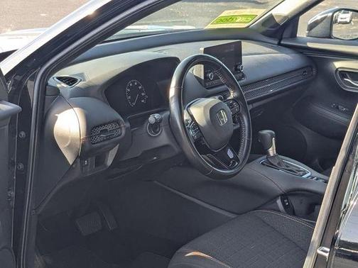 Crystal Black Pearl 2025 Honda HR-V Sport