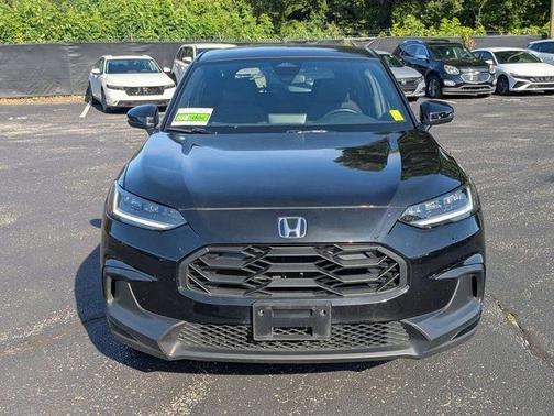 Crystal Black Pearl 2025 Honda HR-V Sport
