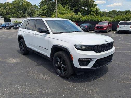 Bright White Clearcoat 2025 Jeep Grand Cherokee Limited
