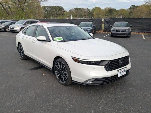 Platinum White Pearl 2026 Honda Accord Hybrid Touring