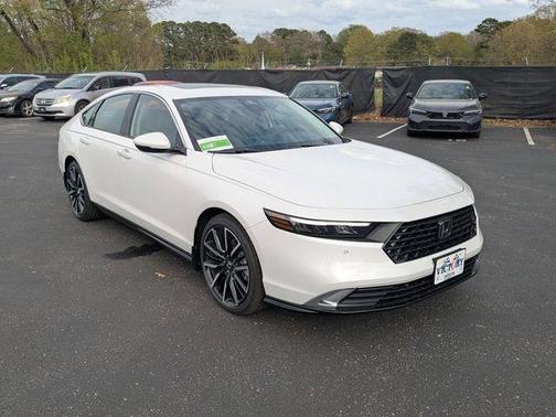 Platinum White Pearl 2026 Honda Accord Hybrid Touring