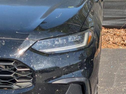 Crystal Black Pearl 2025 Honda HR-V LX