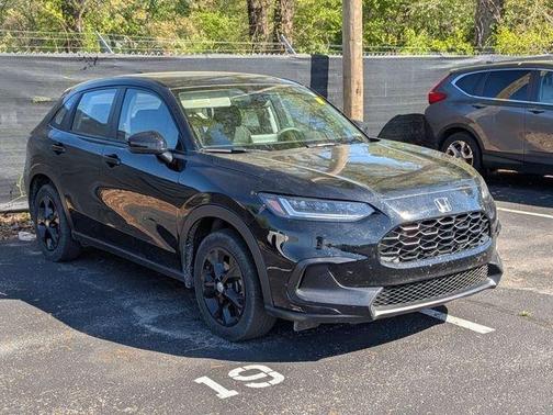 Crystal Black Pearl 2025 Honda HR-V LX