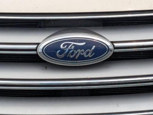 White Gold Metallic 2017 Ford Edge SEL