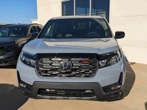 Sonic Gray Pearl 2025 Honda Ridgeline TrailSport+