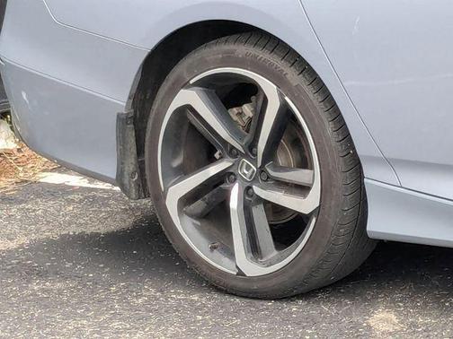 Still Night Pearl 2022 Honda Accord Sport 1.5T