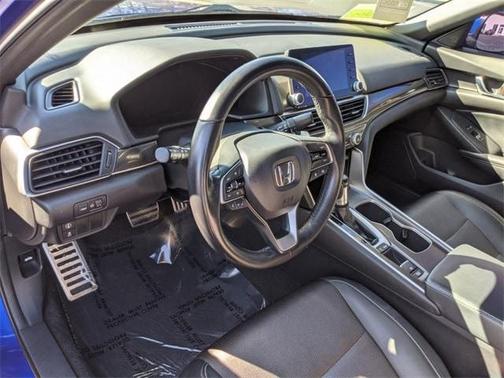 Photo 2 of 29 of 2018 Honda Accord Sport