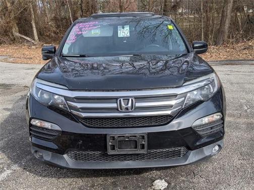 Photo 2 of 10 of 2016 Honda Pilot EX-L