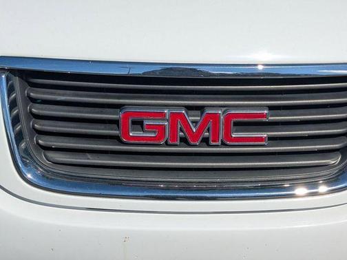 Summit White 2002 GMC Envoy SLE